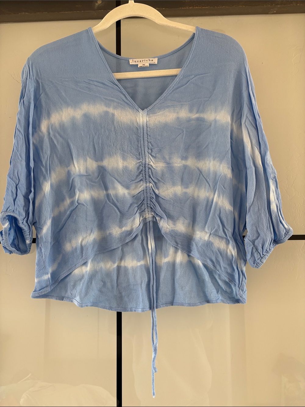 Love Riche Blue and White Tie-Dye V-Neck Ruched Tunic